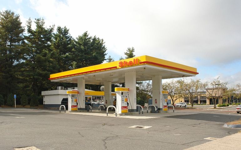 Shell Gas Station Image